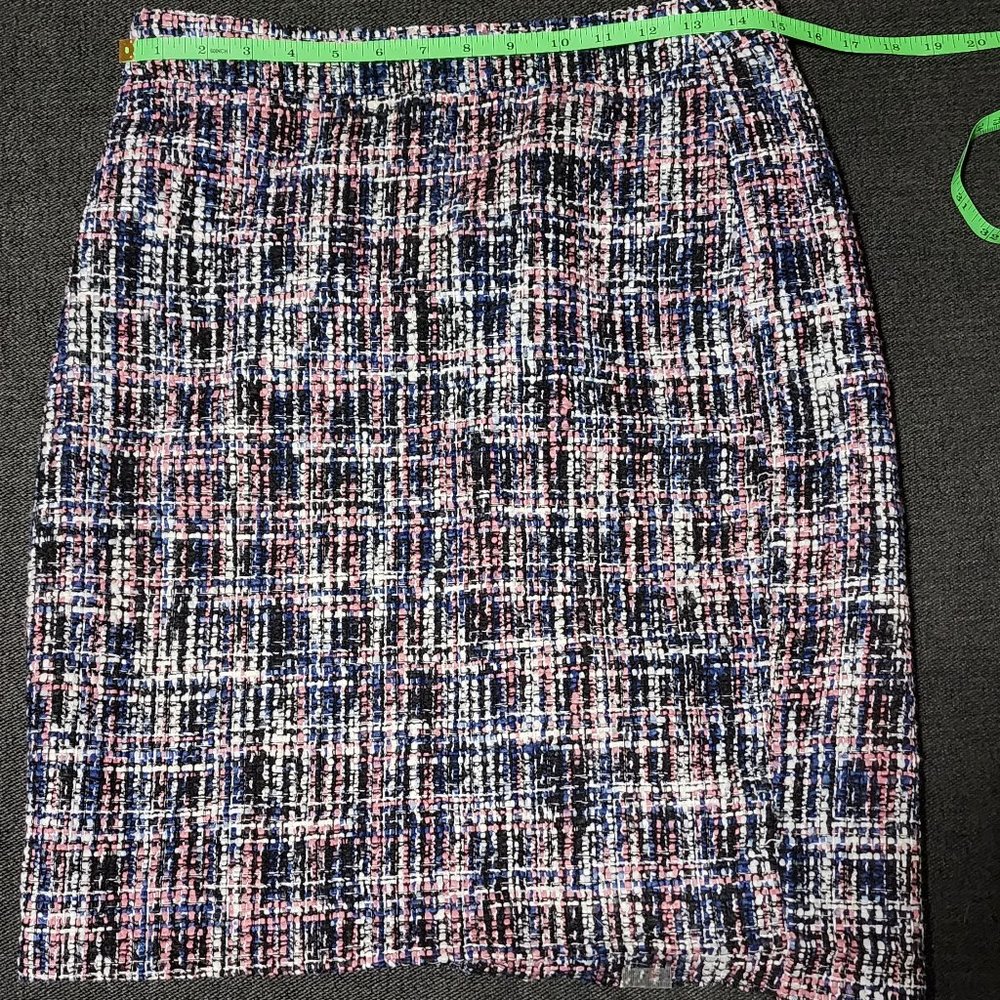 Tweed skirt